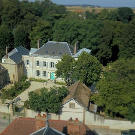 Bed and Breakfast Yxie - Manoir Des Arts Villeblevin Exterior foto