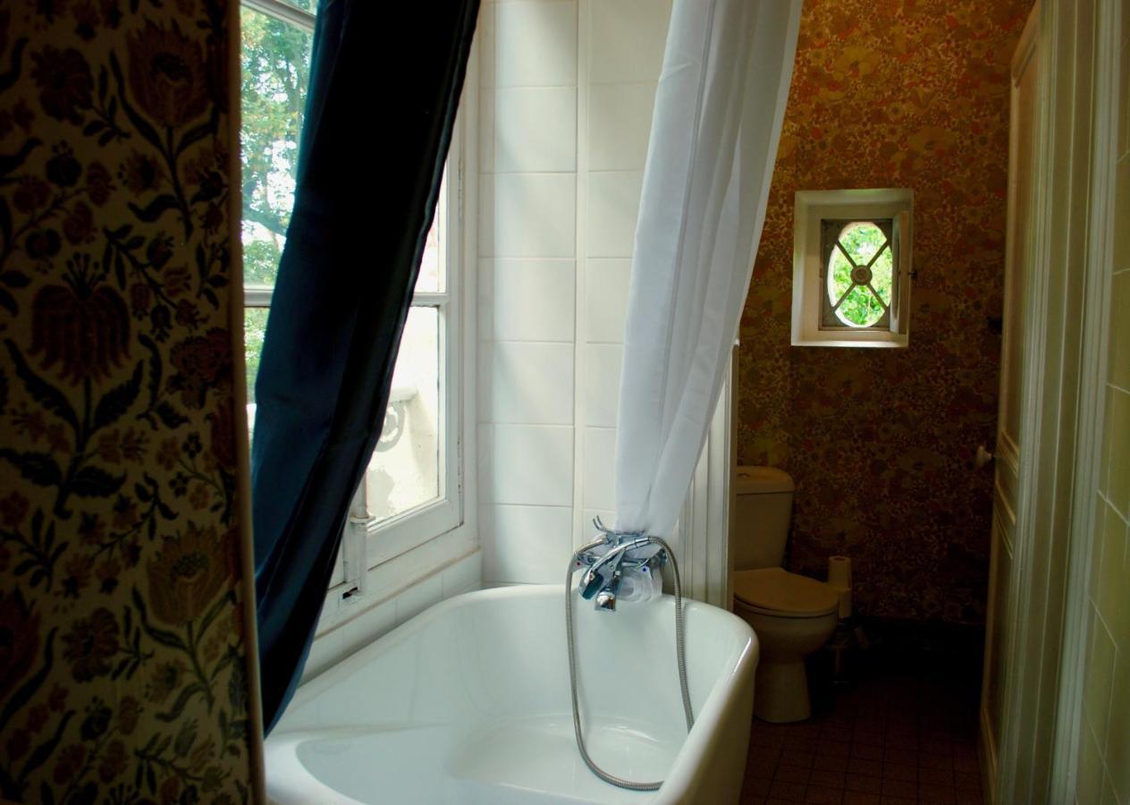 Bed and Breakfast Yxie - Manoir Des Arts Villeblevin Exterior foto