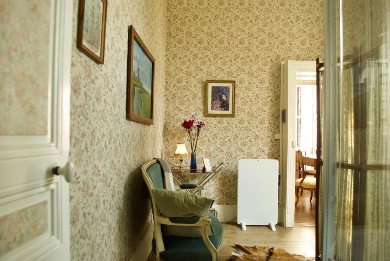 Bed and Breakfast Yxie - Manoir Des Arts Villeblevin Exterior foto