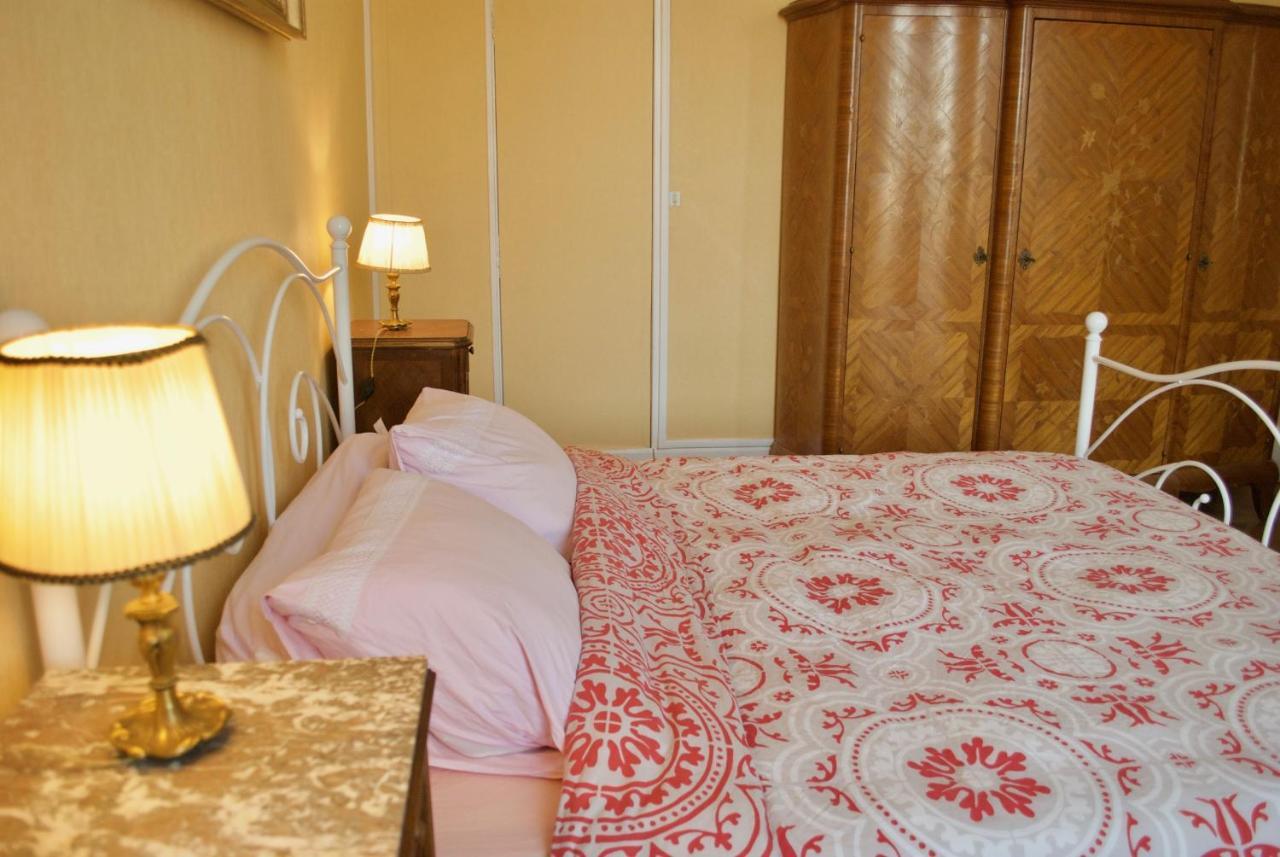 Bed and Breakfast Yxie - Manoir Des Arts Villeblevin Exterior foto