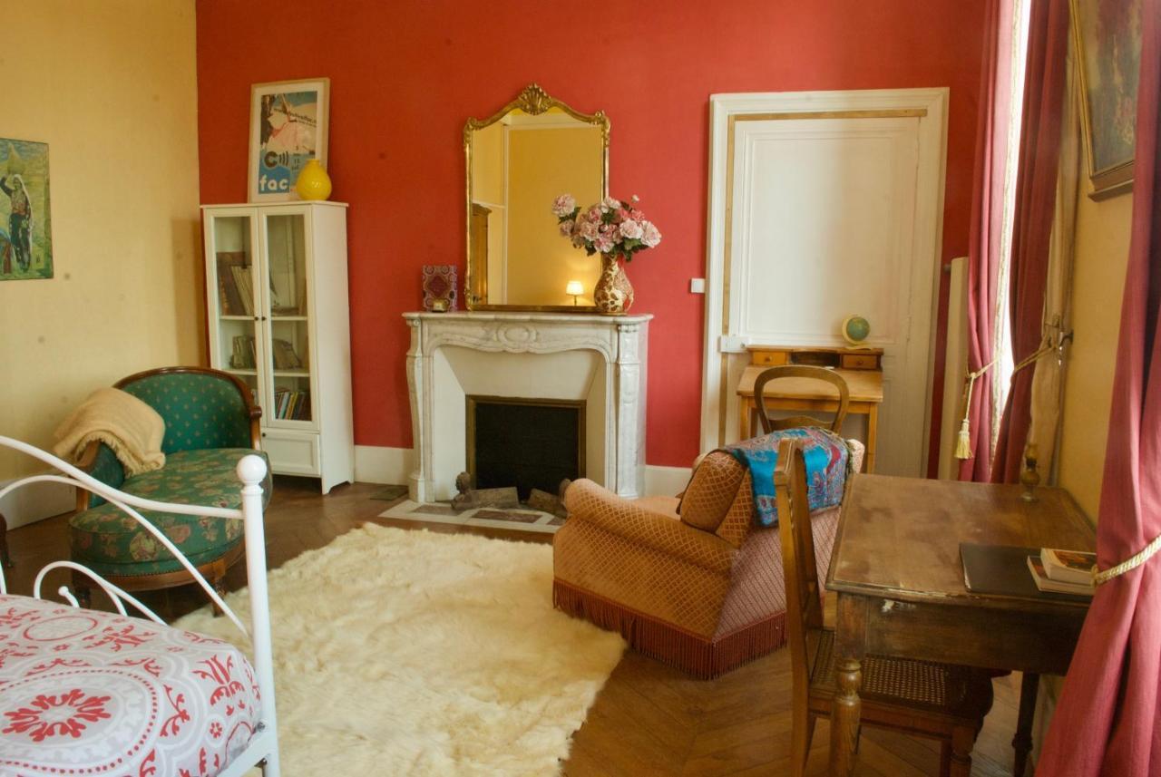 Bed and Breakfast Yxie - Manoir Des Arts Villeblevin Exterior foto