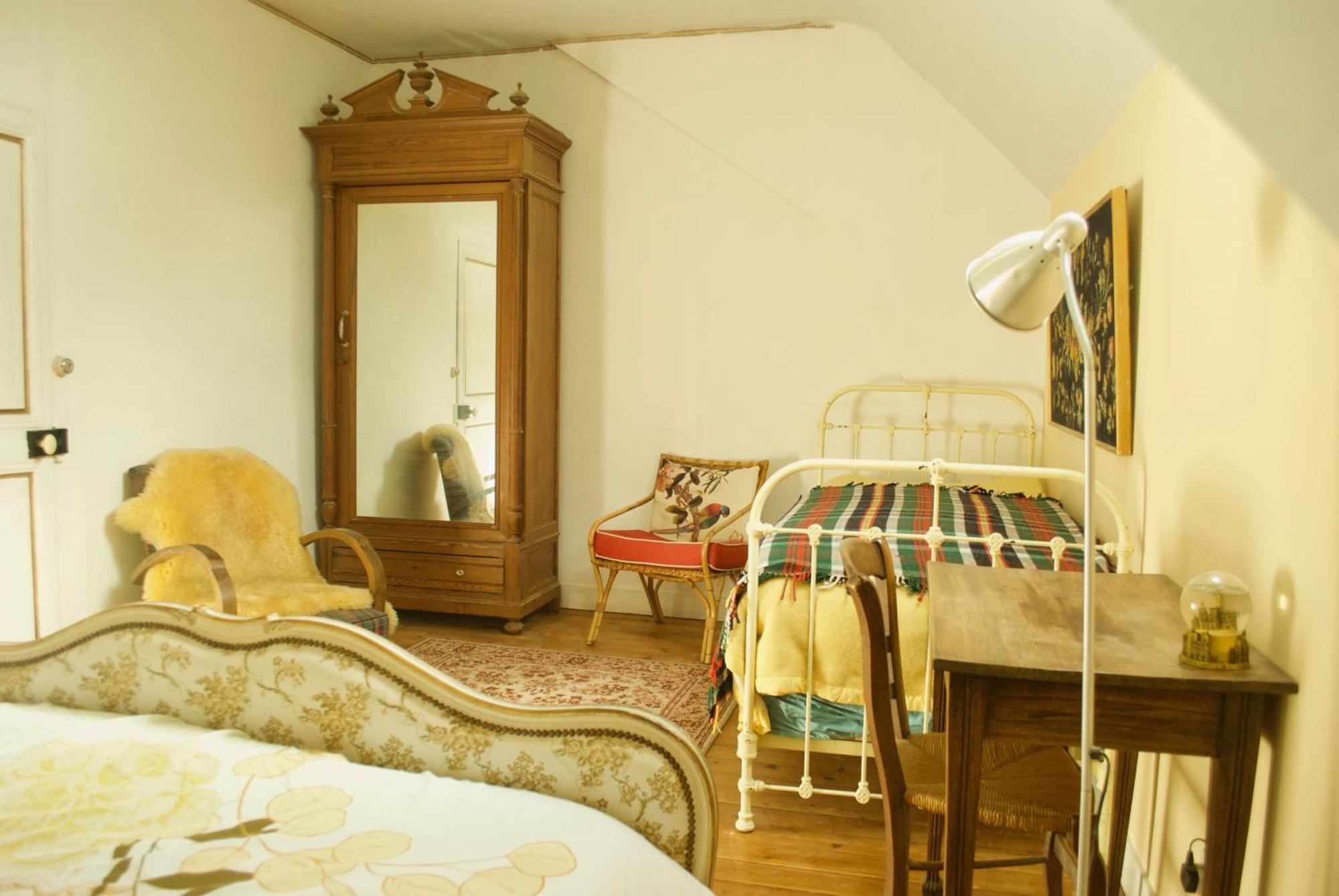 Bed and Breakfast Yxie - Manoir Des Arts Villeblevin Habitación foto