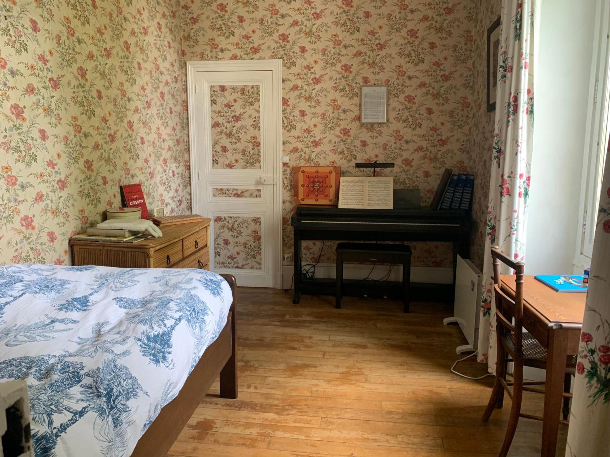 Bed and Breakfast Yxie - Manoir Des Arts Villeblevin Habitación foto