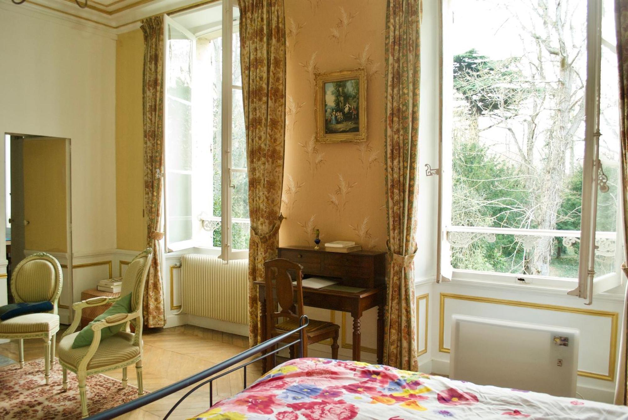Bed and Breakfast Yxie - Manoir Des Arts Villeblevin Habitación foto