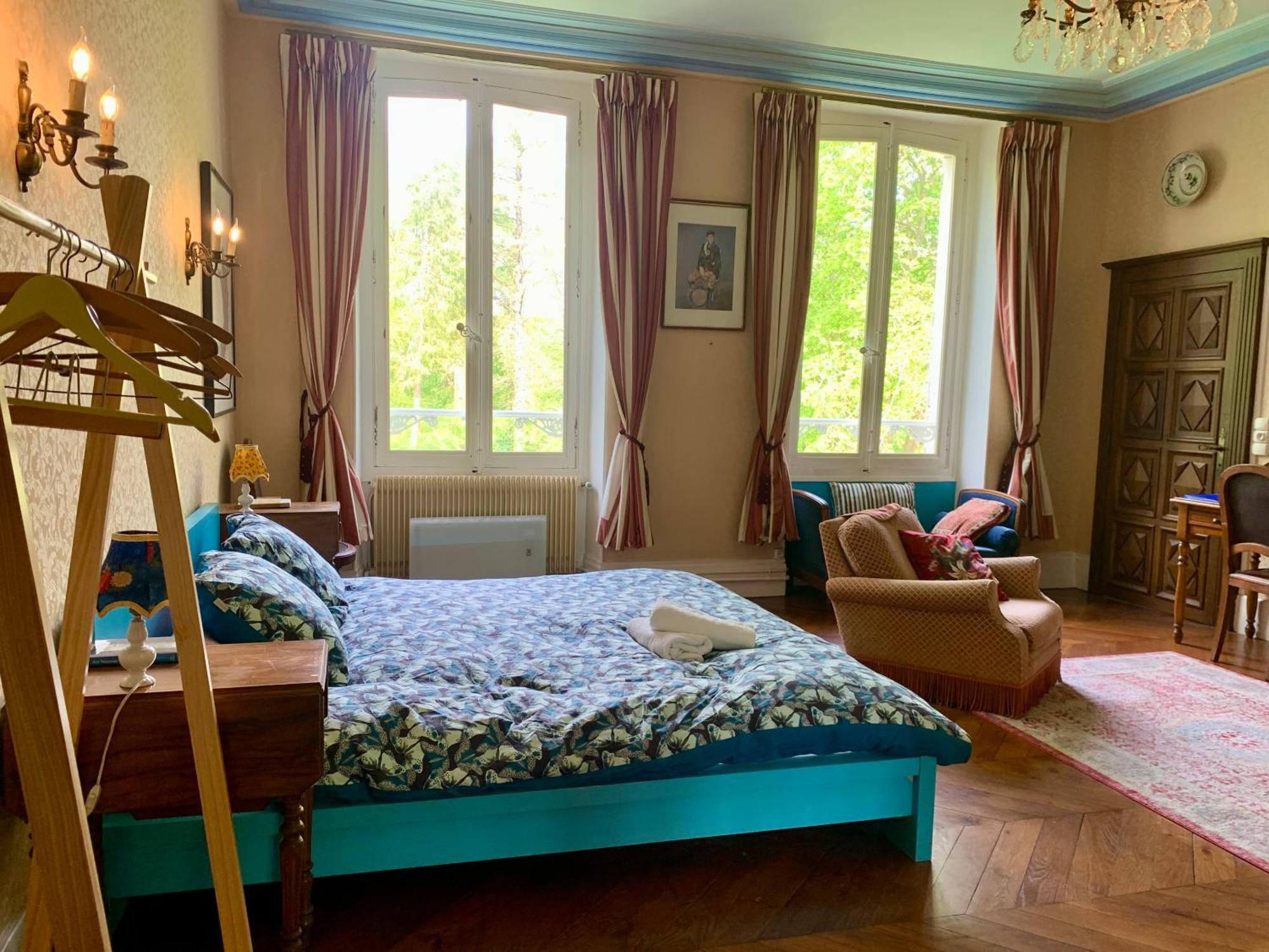 Bed and Breakfast Yxie - Manoir Des Arts Villeblevin Habitación foto